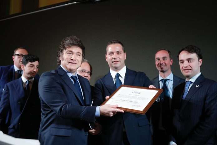 Alessandro Bertoldi riceve il Milton Friedman International Prize – Intervista esclusiva