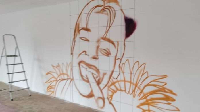 immagine relativa al murales che era in fase di realizzazione; dedicato al ragazzo ucciso