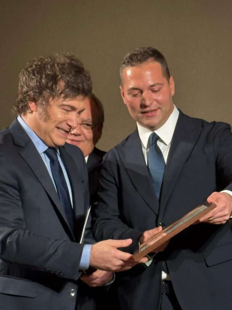 Javier Milei e Alessandro Bertoldi