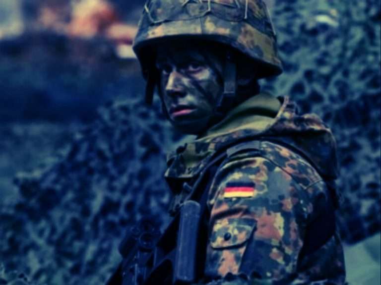 Riforma dal 2026, tutti i ragazzi che compiono 18 anni saranno tenuti a registrarsi obbligatoriamente, a sottoporsi a una visita medica militare e a compilare un questionario di idoneità che stabilisce capacità fisiche, psicologiche e disponibilità a prestare servizio.