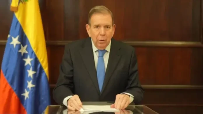 Edmundo González Urrutia, oppositore venezuelano, durante un discorso pubblico