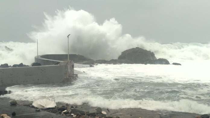 Sicilia orientale nella morsa della tempesta Harry: piogge intense, vento e mare in burrasca mettono in ginocchio il territorio.