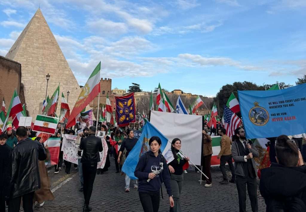 Iran, 4000 in piazza a Roma per la libertà contro il regime degli ayatollah e appello al Governo per la chiusura dell’ambasciata 3
