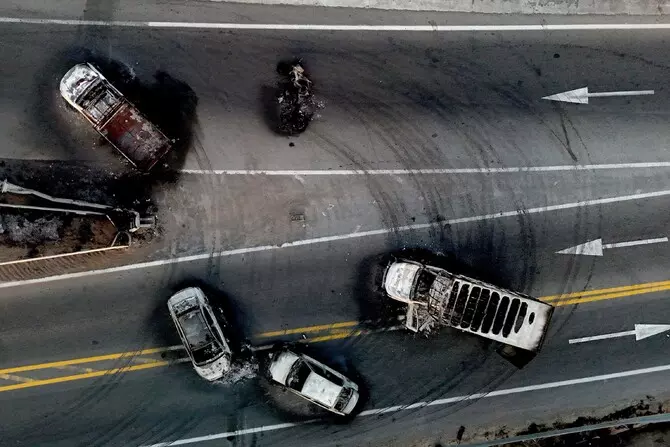 Messico-morte-boss-narcos Messico nel caos dopo la morte di El Mencho: 26 morti e violenze in diverse regioni