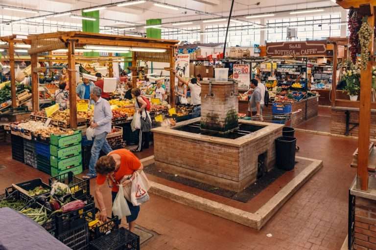 mercato via Orazio dello Sbirro Ostia