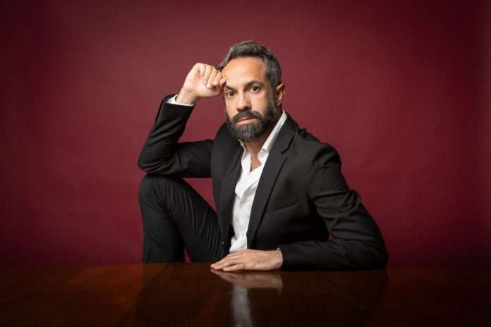Il regista Salvo Dolce in un ritratto ufficiale per l'intervista esclusiva sul suo percorso artistico e i prossimi progetti