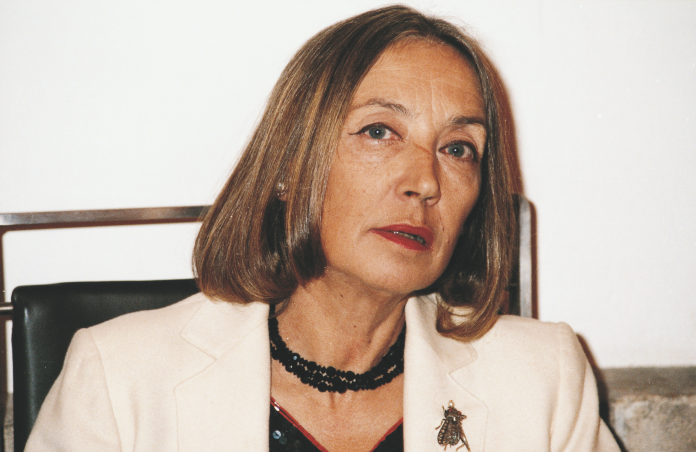 Oriana Fallaci, lo sguardo visionario di una donna che ha saputo anticipare il futuro e sfidare i potenti della Terra.