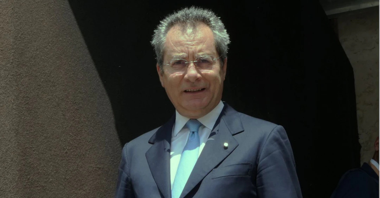 Carlo Comporti, commissario Consob pronto a rilevare la presidenza dell'ESMA a Parigi dal primo novembre dopo il via libera del Consiglio UE.