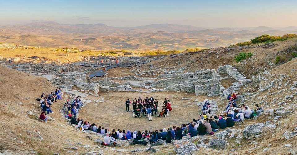 Festival Teatri di Pietra, debutto nel segno della memoria