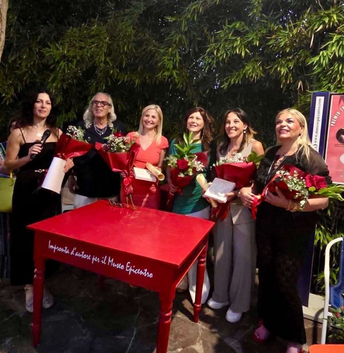 l Premio Trinacria Circolare celebra la memoria della Sicilia attraverso il dialogo tra la prima sindaca di Barcellona Pozzo di Gotto, Maria Teresa Collica, e l'attuale sindaca Melangela Scolaro