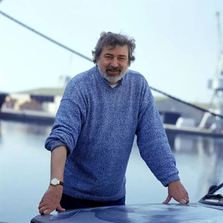L'ultimo addio a Francesco Guccini: la voce dell'Appennino che ha segnato un'epoca.